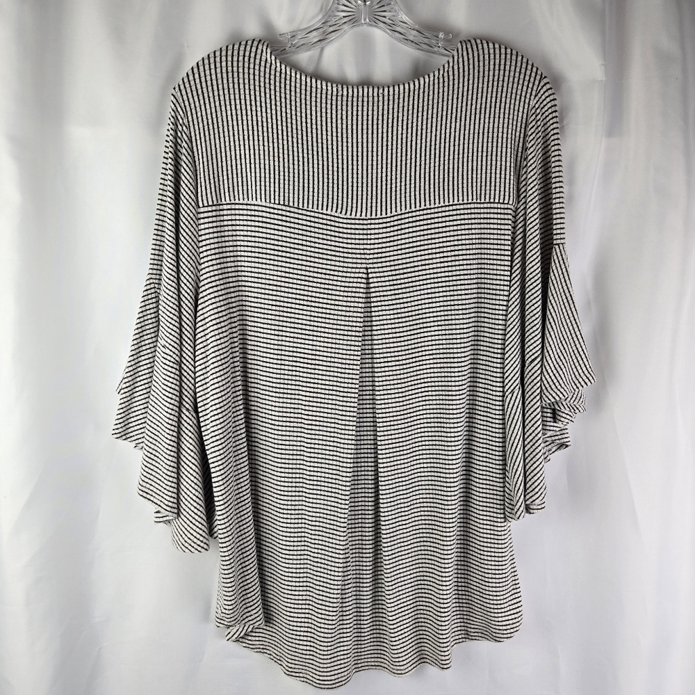 Chelsea & Theodore Black White Stripe Ribbed Stretch Bell Sleeve Top Size XL - Picture 8 of 9